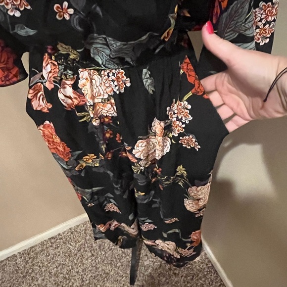 We Love Fashion off shoulder, 3/4 sleeve, wide leg jumpsuit in modern floral, M - Picture 3 of 9